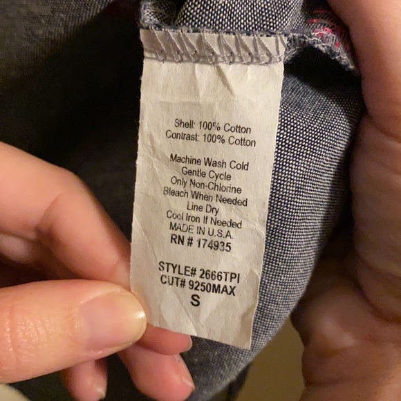 Grey blouse from reneec size small MADE IN USA - Picture 5 of 5